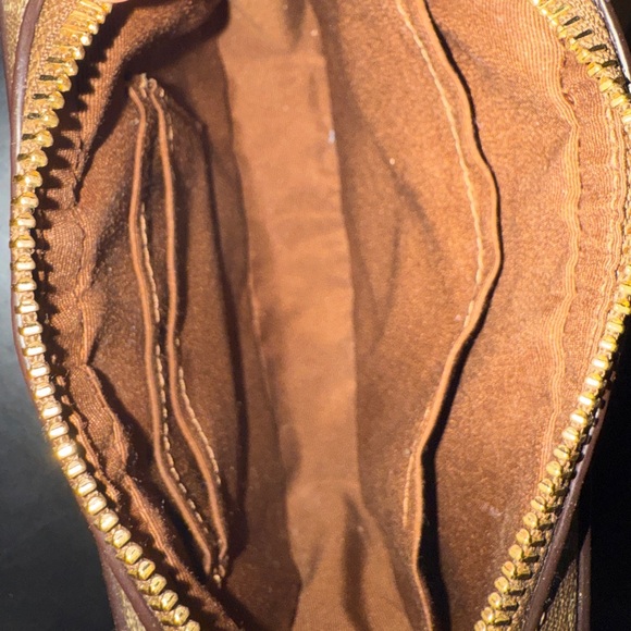 Small crossbody - Picture 3 of 4